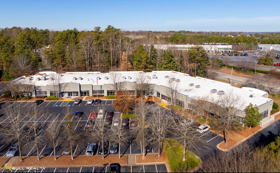 3145 Avalon Ridge Pl, Peachtree Corners, GA à louer - Photo du bâtiment - Image 3 de 13