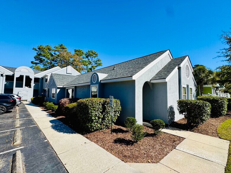 710 21st Ave N, Myrtle Beach, SC à vendre - Photo du bâtiment - Image 3 de 10