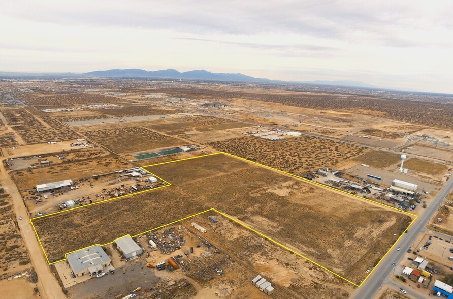 1301 Berryville, El Paso, TX for sale - Primary Photo - Image 1 of 10