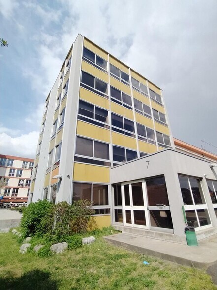 2 Avenue Du Groupe Manouchian, Vitry-sur-Seine à vendre - Photo du bâtiment - Image 2 de 3