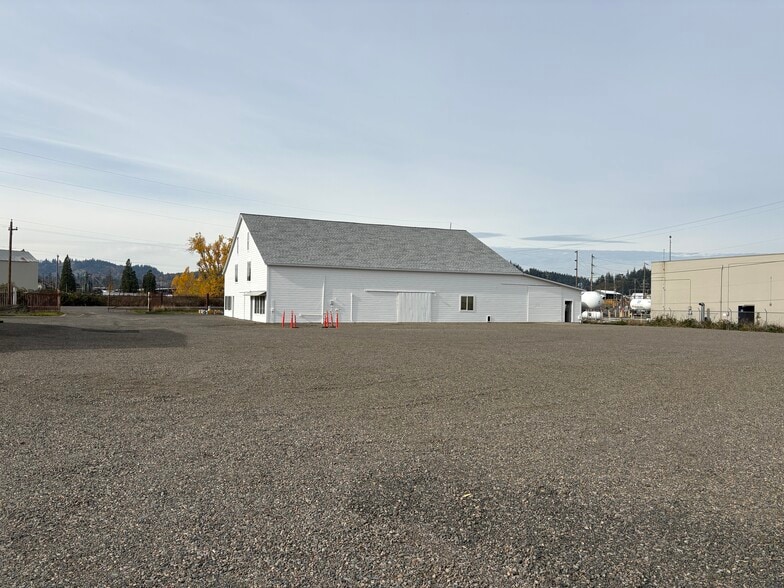 85483-85485 Hwy 99, Eugene, OR for lease - Building Photo - Image 2 of 9