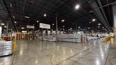 9775 Commerce Cir, Kutztown, PA for lease Interior Photo- Image 2 of 4