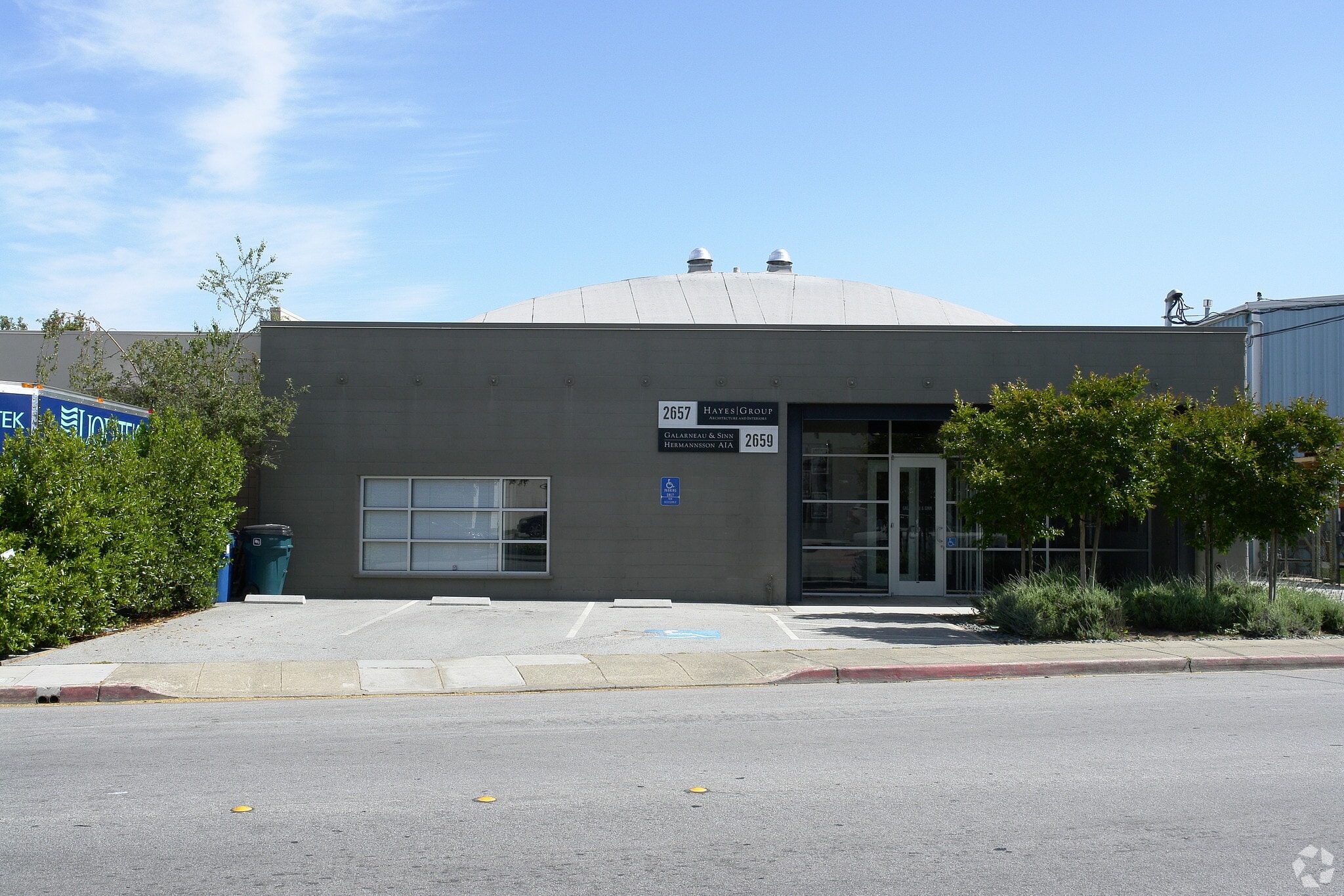 2657-2659 Spring St, Redwood City, CA à louer Photo du bâtiment- Image 1 de 11