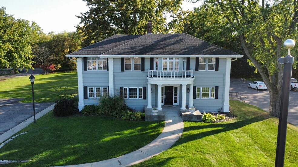 1070 E Main St, Owosso, MI à vendre - Photo du bâtiment - Image 2 de 11