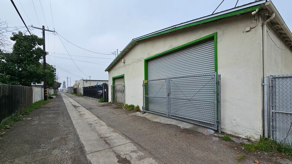 4330-4332 E Belmont Ave, Fresno, CA à vendre - Photo du bâtiment - Image 3 de 19