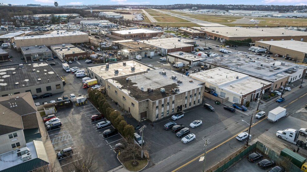 29 Grove St, South Hackensack, NJ à vendre - Photo du bâtiment - Image 2 de 34