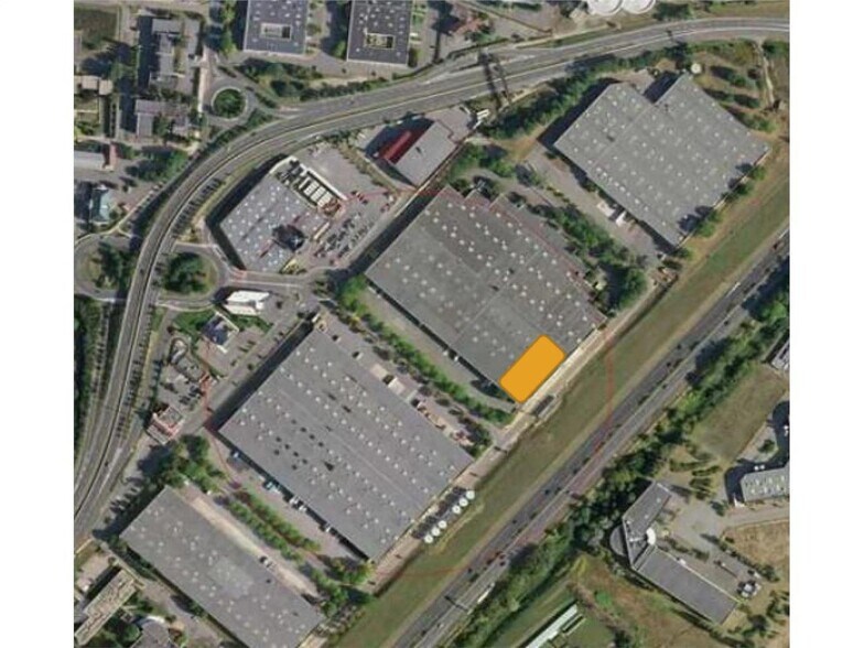 Industrial in Villejust for lease - Aerial - Image 2 of 7