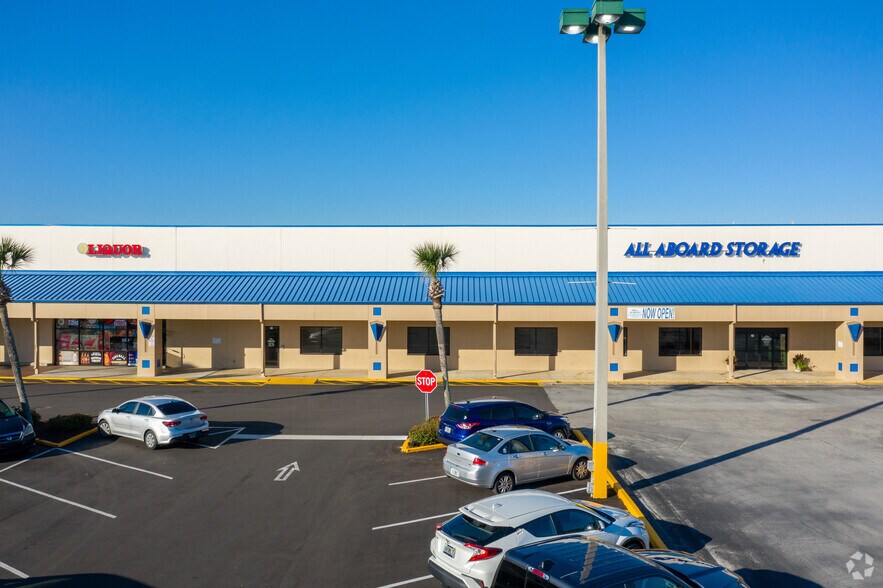 2400 S Ridgewood Ave, South Daytona, FL à louer - Photo du bâtiment - Image 3 de 13