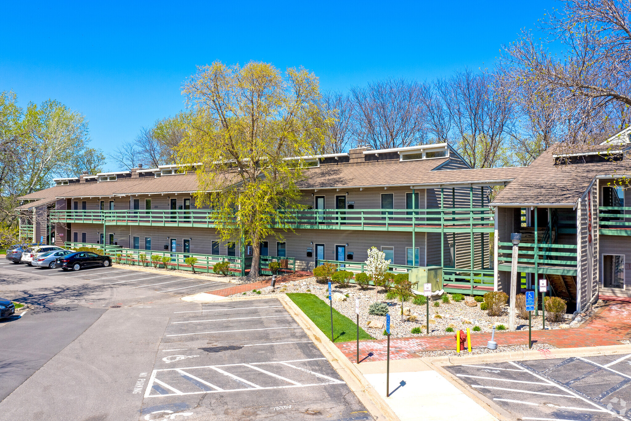 11812 Wayzata Blvd, Minnetonka, MN for sale Primary Photo- Image 1 of 1