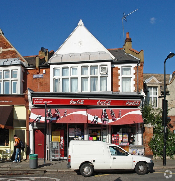 60 Southfield Rd, London for lease - Primary Photo - Image 1 of 5