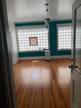 411 E Broad St, Fuquay Varina, NC à louer Photo intérieure- Image 2 de 5