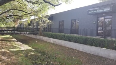 8711 Burnet Rd, Austin, TX à louer Photo intérieure- Image 2 de 3