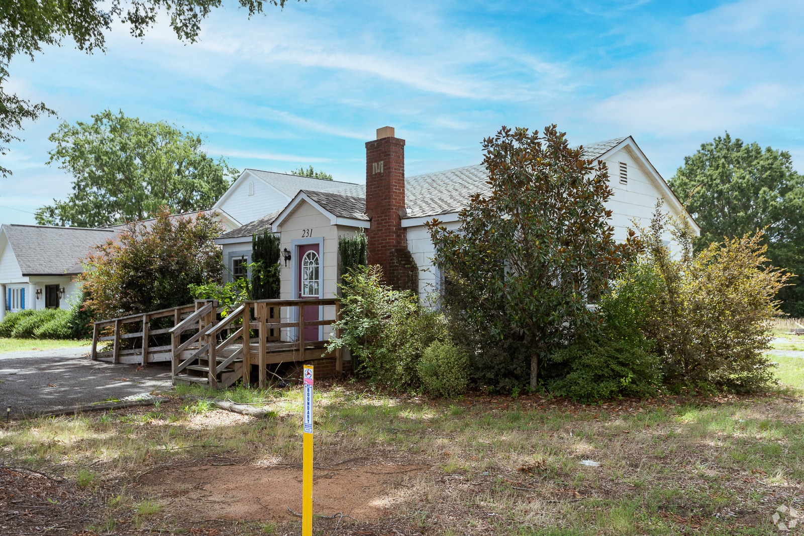 237 W Plaza Dr, Mooresville, NC à louer Photo principale- Image 1 de 4