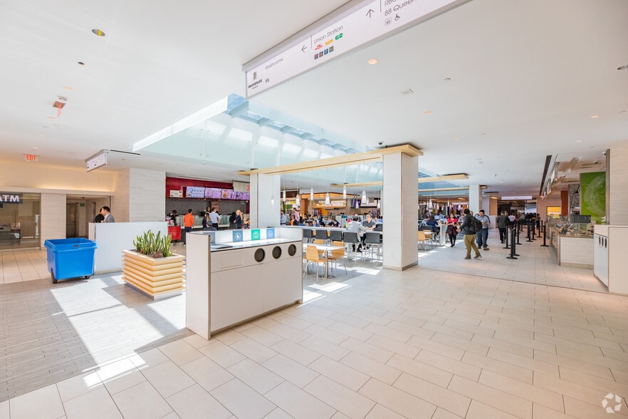 10 Bay St, Toronto, ON for lease - Lobby - Image 2 of 5