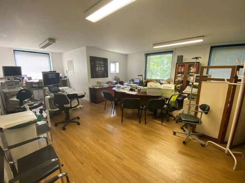 Office in Évry-Courcouronnes for sale - Interior Photo - Image 2 of 4