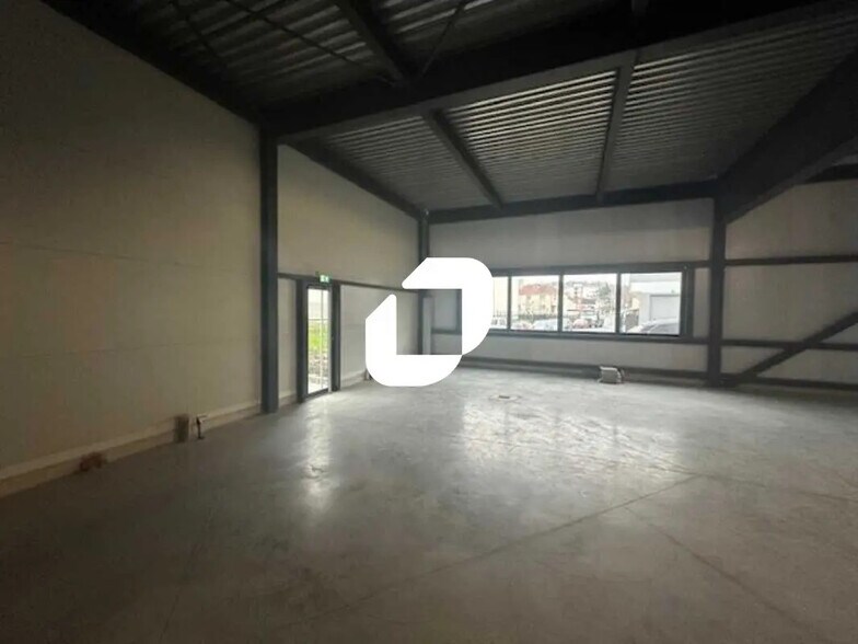 Office in Montmagny for lease - Interior Photo - Image 3 of 9