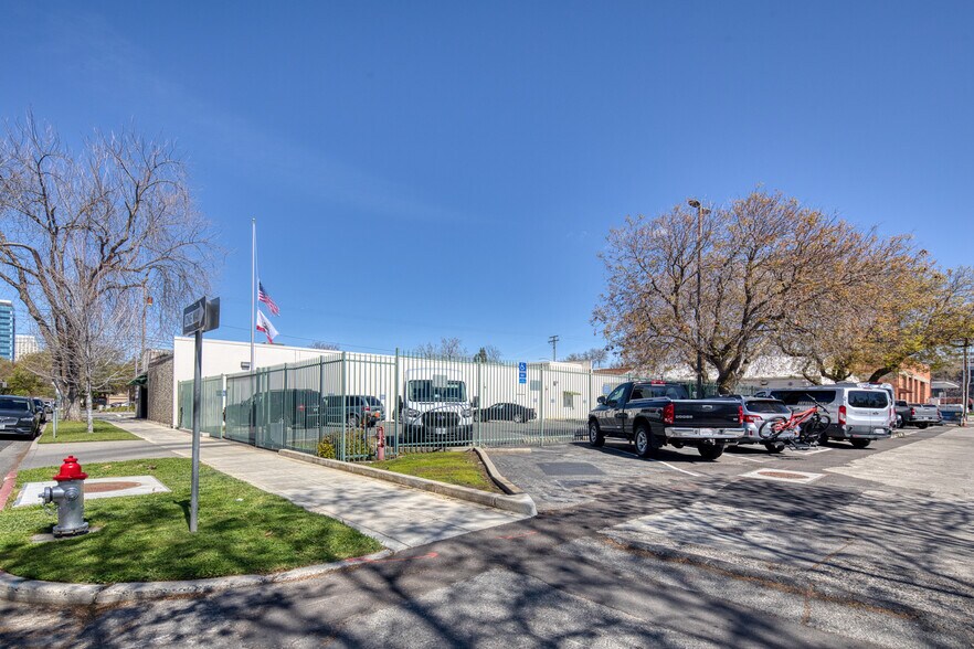 1801-1811 9th St, Sacramento, CA à vendre - Photo du bâtiment - Image 3 de 5