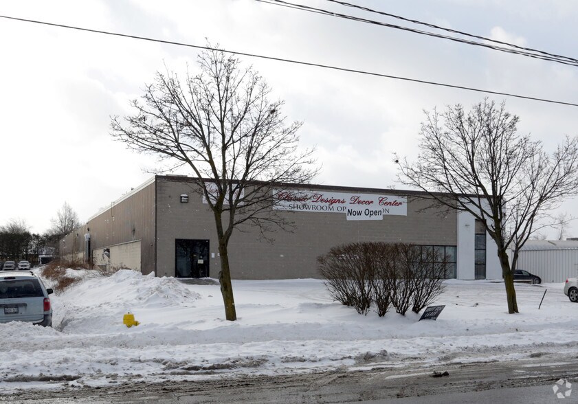 680 Bishop St N, Cambridge, ON for lease - Building Photo - Image 2 of 11