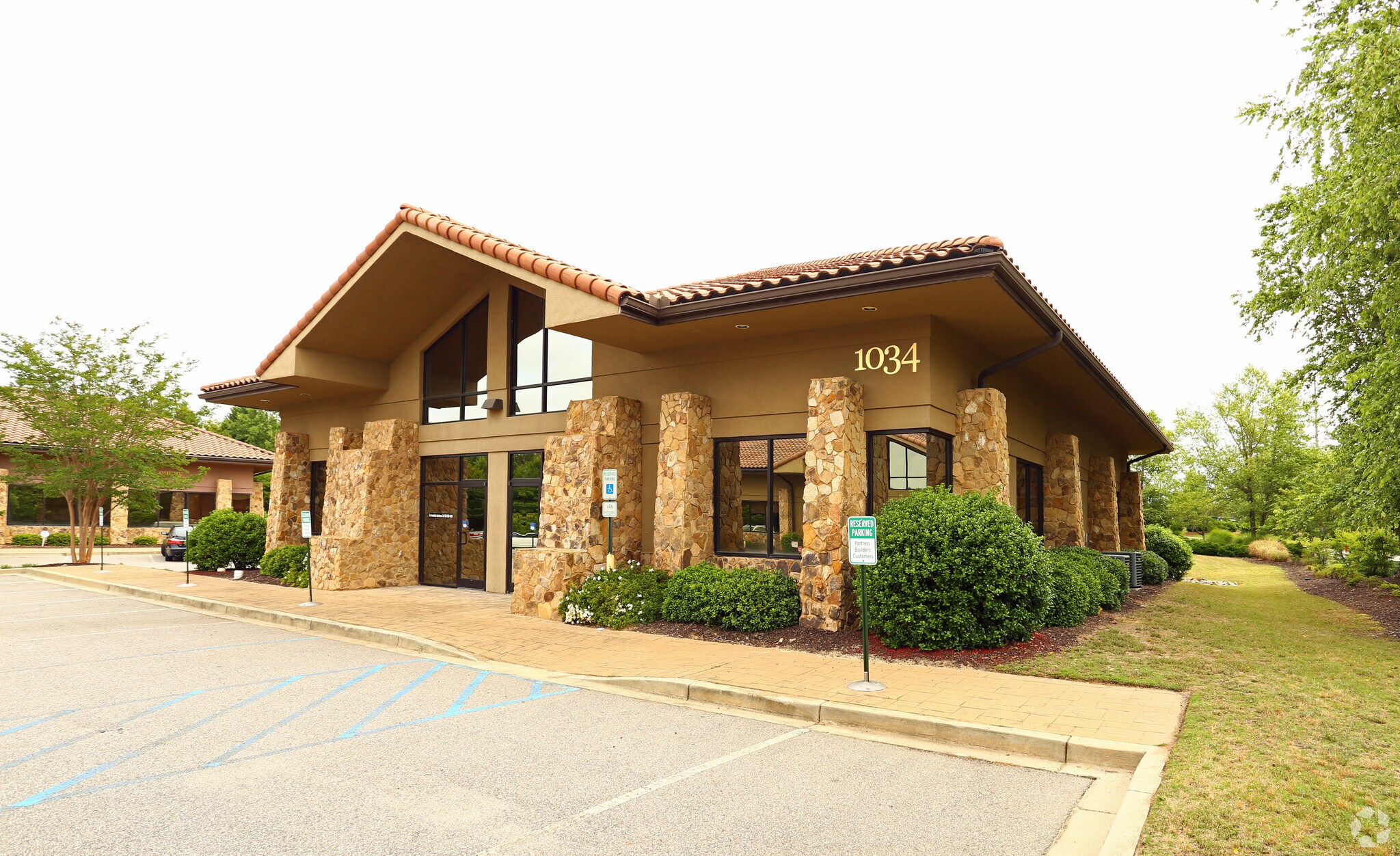 1034 Wildewood Centre Dr, Columbia, SC à louer Photo du bâtiment- Image 1 de 16