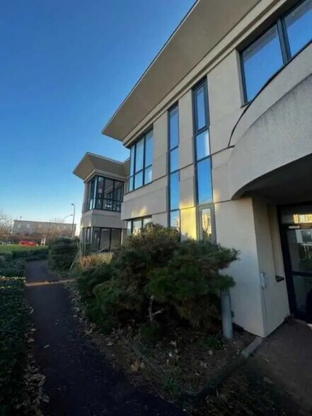 Flex dans Créteil à louer - Photo du bâtiment - Image 3 de 15