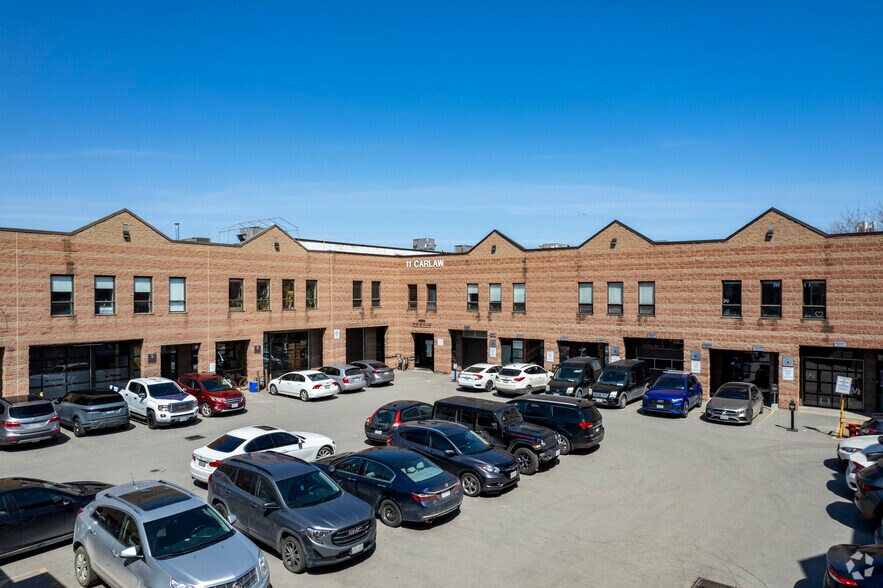 11-17 Carlaw Ave, Toronto, ON à vendre - Photo du bâtiment - Image 3 de 5