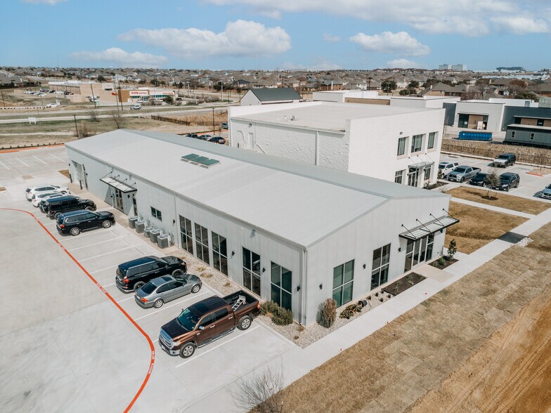 9555 Harmon Rd, Fort Worth, TX for lease - Building Photo - Image 2 of 37