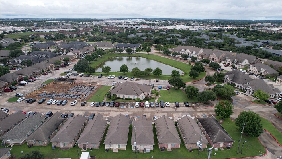 21338 Provincial Blvd, Katy, TX à vendre - Photo du bâtiment - Image 3 de 12