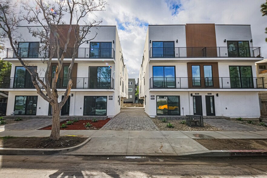 11810 Gilmore St, North Hollywood, CA à vendre - Photo du bâtiment - Image 2 de 77