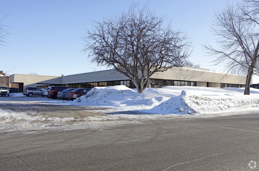1521 Northway Dr, Saint Cloud, MN à louer - Photo du bâtiment - Image 3 de 18