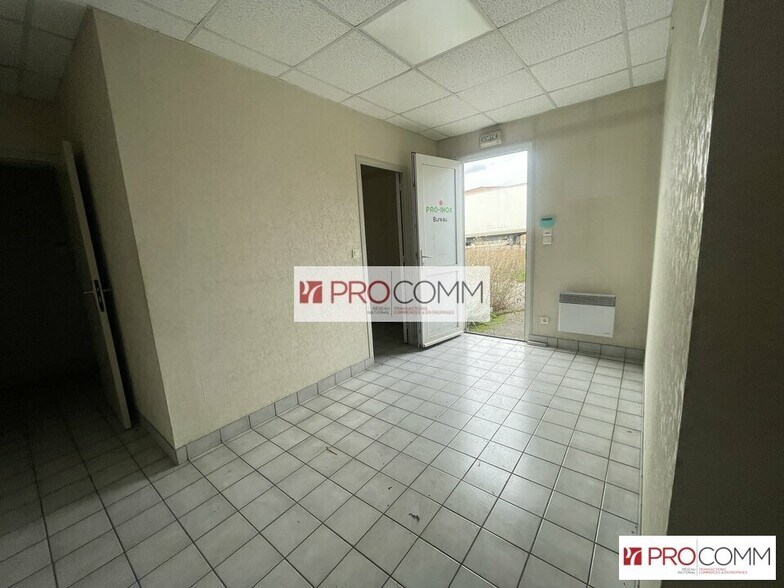 Flex in Vernouillet for sale - Interior Photo - Image 3 of 4