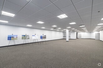 1284 Corporate Center Dr, Eagan, MN for lease Interior Photo- Image 2 of 8
