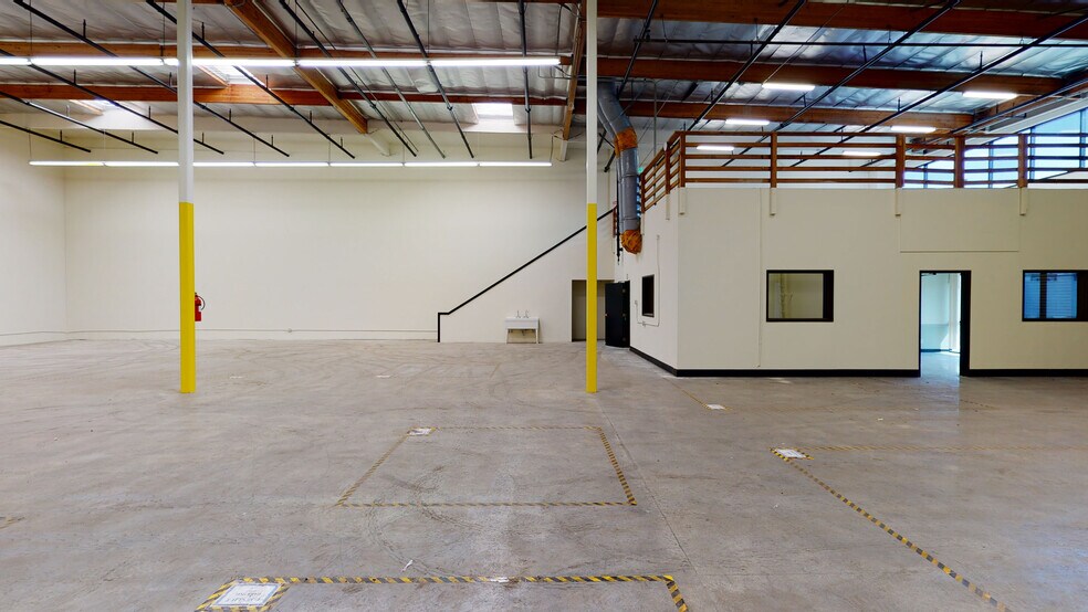 7617-7621 Somerset Blvd, Paramount, CA for lease - Matterport 3D Scan - Image 2 of 17