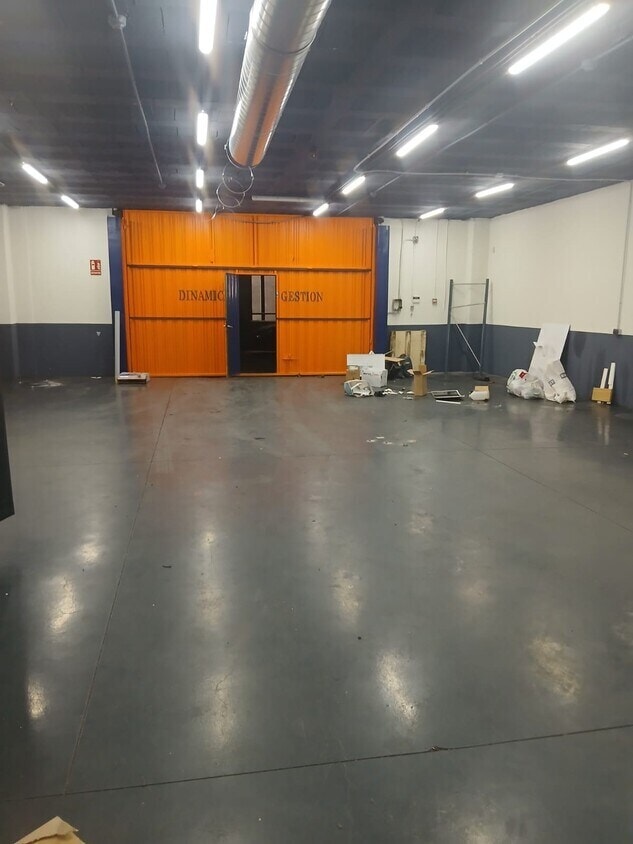 Madrid, MAD 28031 - Unit 1 - - Interior Photo - Image 1 of 4