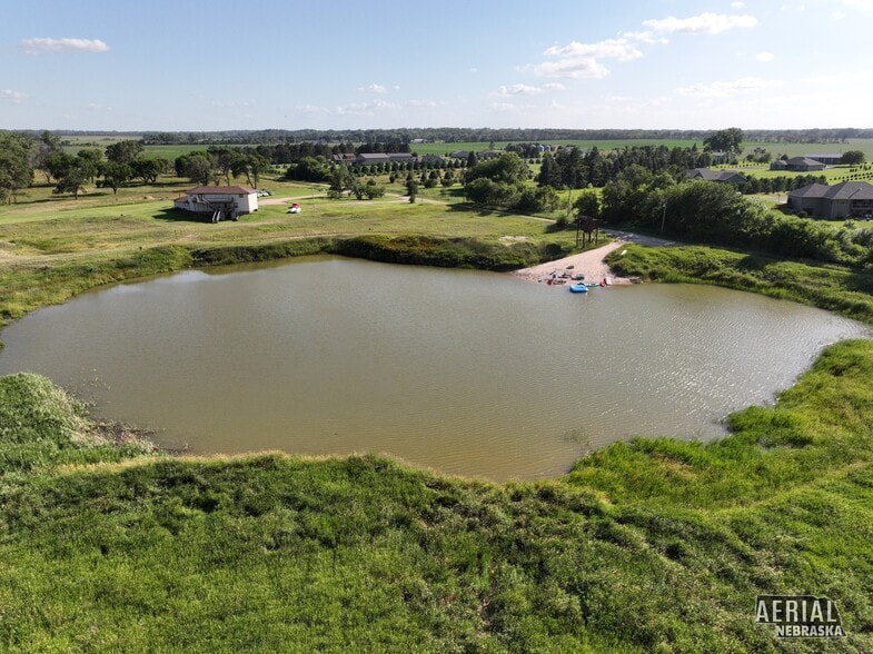 4510 N Airport Rd, Norfolk, NE for sale - Building Photo - Image 2 of 11