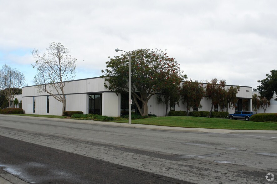 1401 Vanguard Dr, Oxnard, CA for lease - Building Photo - Image 2 of 3