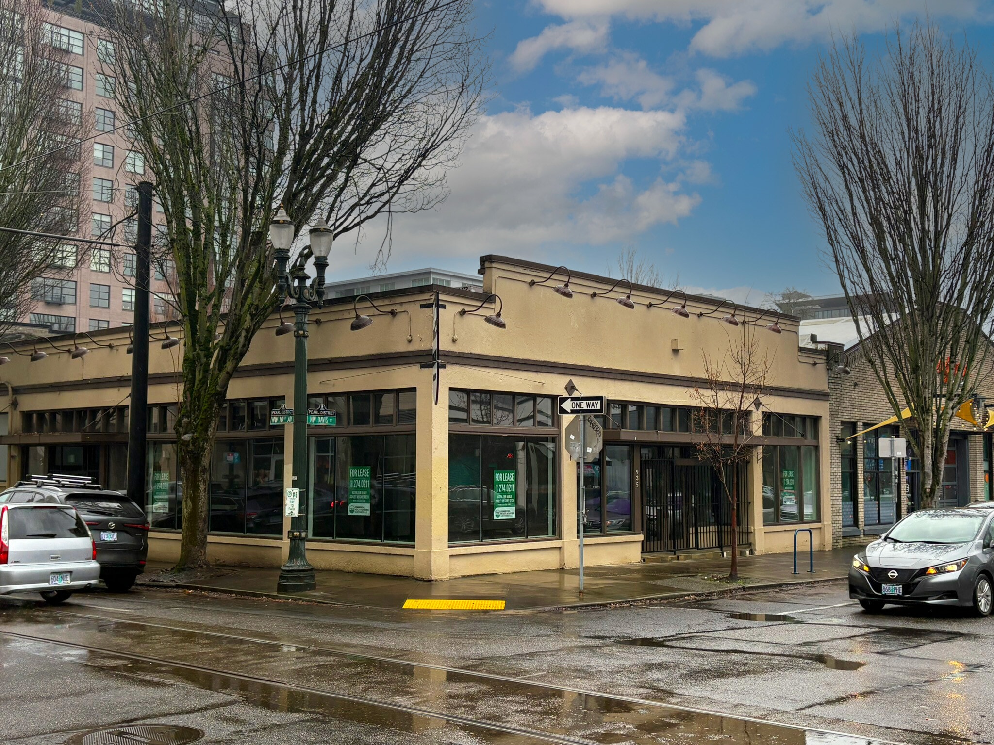 935 NW Davis St, Portland, OR for lease Primary Photo- Image 1 of 6