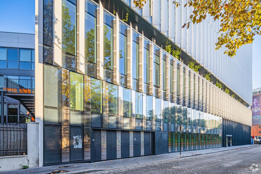 Bureau dans Saint-Ouen-sur-Seine à louer - Photo du bâtiment - Image 3 de 4