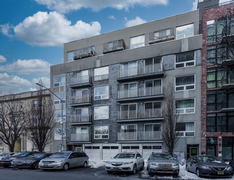 21-25 Montrose Ave, Brooklyn, NY for sale - Building Photo - Image 1 of 10