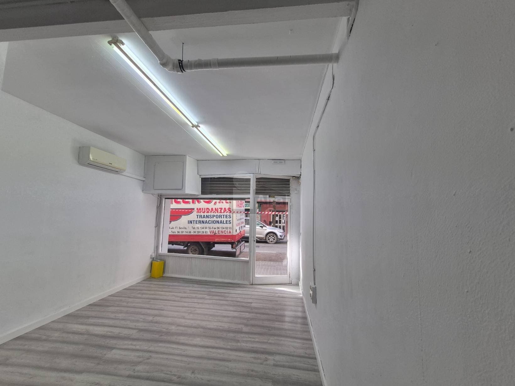 Retail in València, Valencia for lease Interior Photo- Image 1 of 9