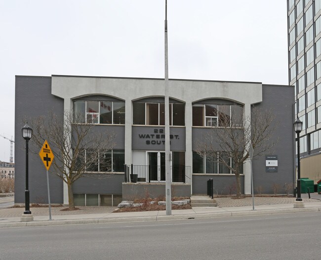 Plus de détails pour 22 Water St S, Kitchener, ON - Bureau à louer