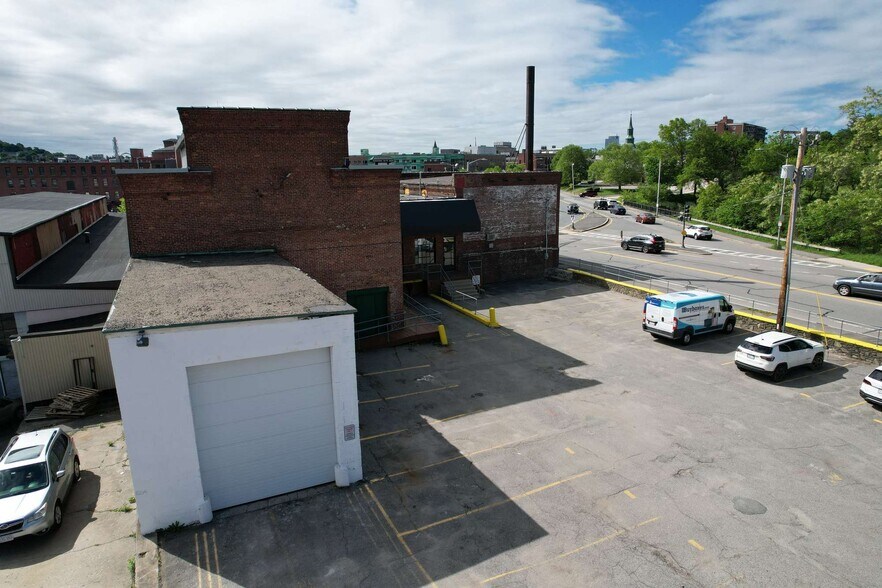 112 Grove St, Worcester, MA à louer - Photo du bâtiment - Image 3 de 5