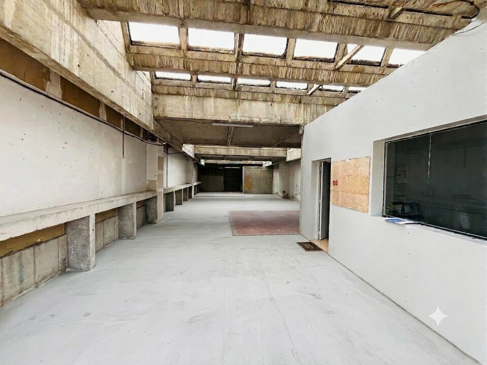 Industrial in Le Havre for lease Interior Photo- Image 1 of 6
