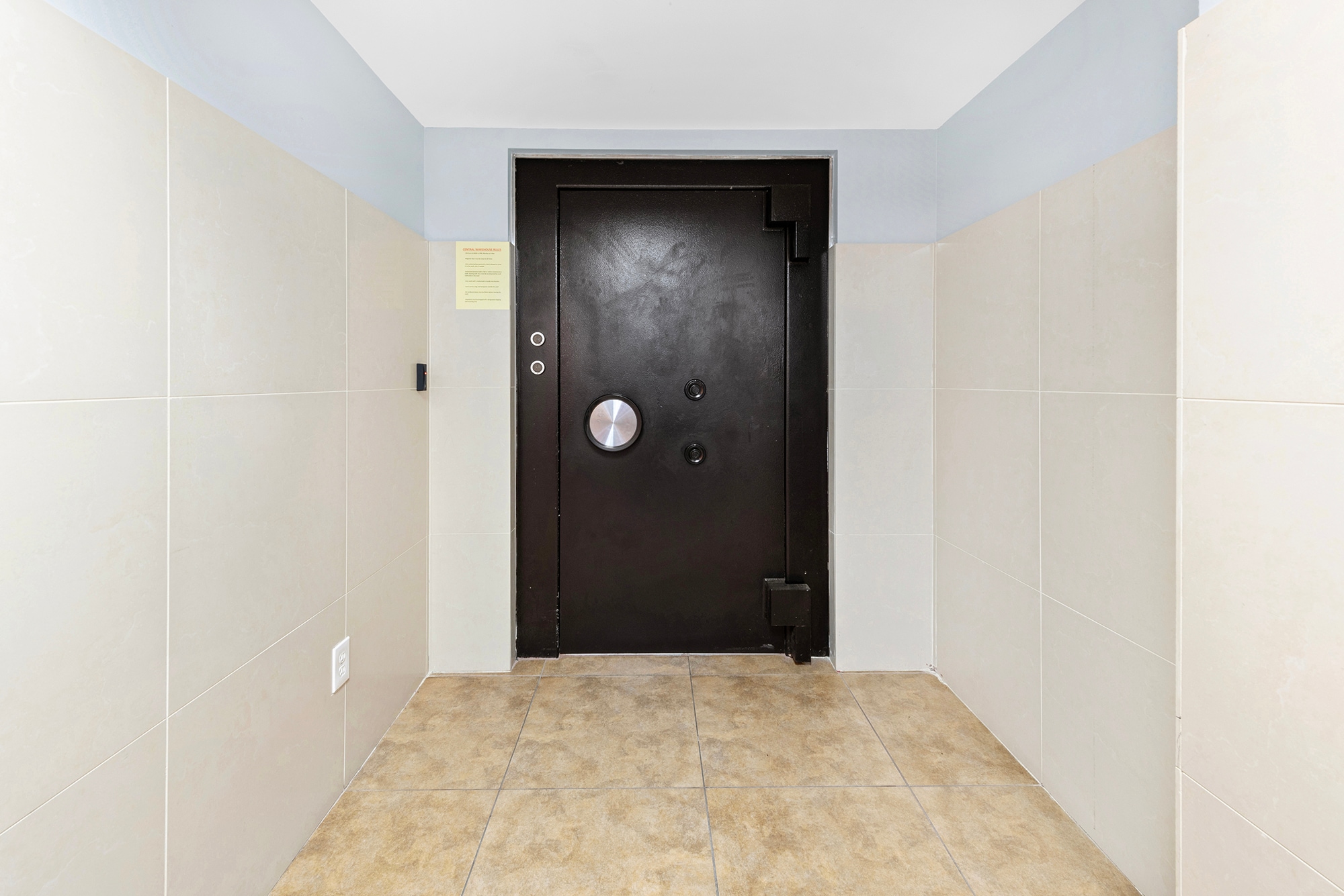 2227 N Federal Hwy, Hollywood, FL for lease Interior Photo- Image 1 of 4