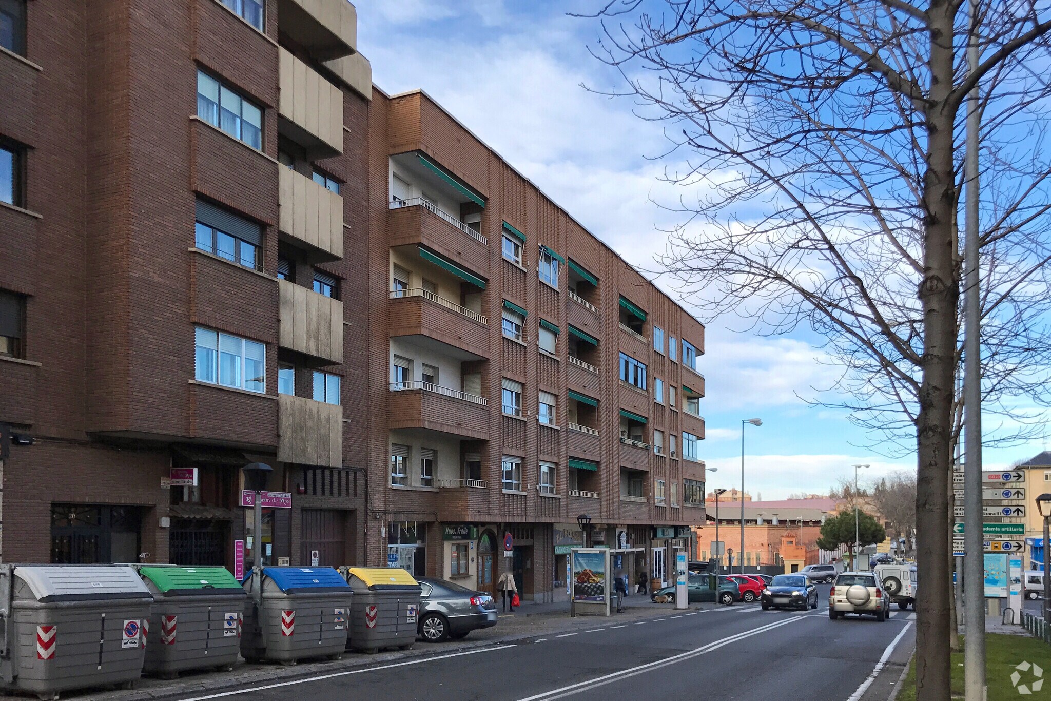 Retail in Segovia, Segovia for lease Primary Photo- Image 1 of 3