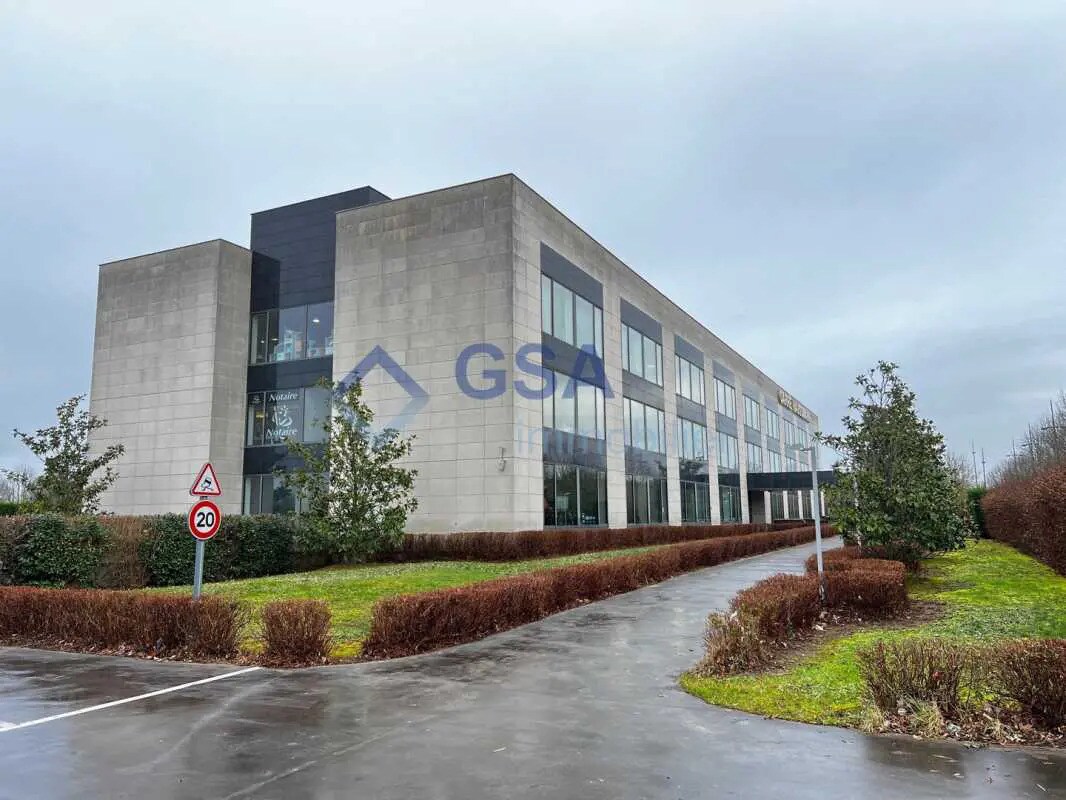 Office in Lieusaint for lease Building Photo- Image 1 of 15