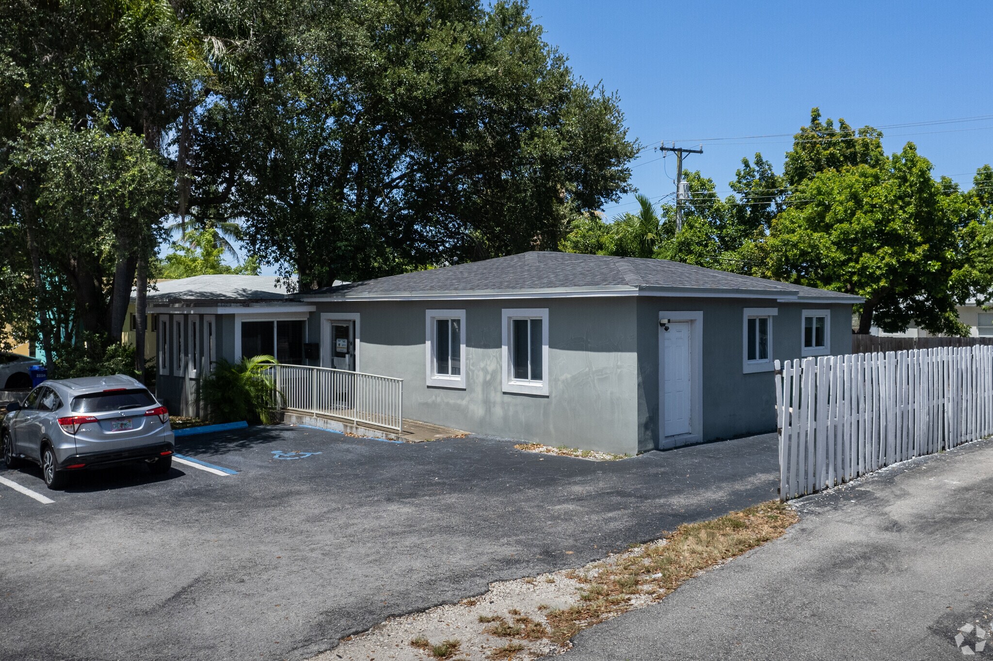 17021 NE 6th Ave, North Miami Beach, FL for sale Primary Photo- Image 1 of 6