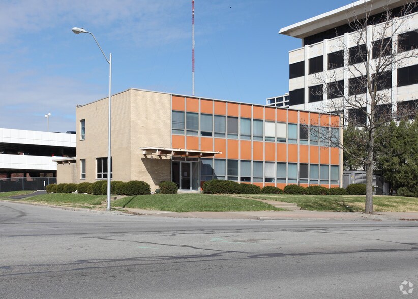3142 Broadway St, Kansas City, MO à vendre - Photo du bâtiment - Image 3 de 16