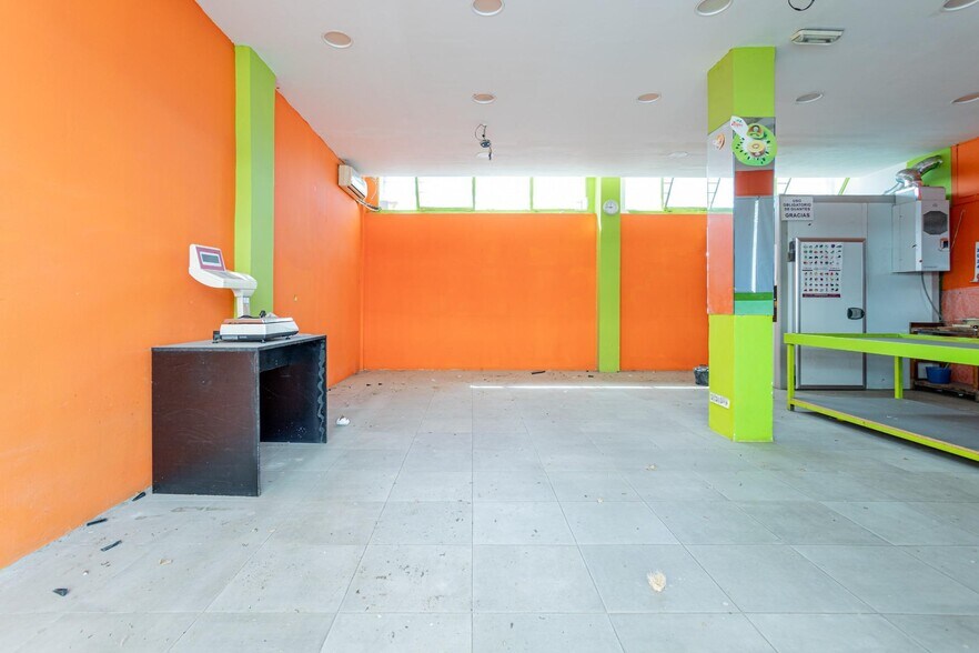 Calle Fermín Caballero, 7, Madrid, Madrid for lease - Interior Photo - Image 2 of 16