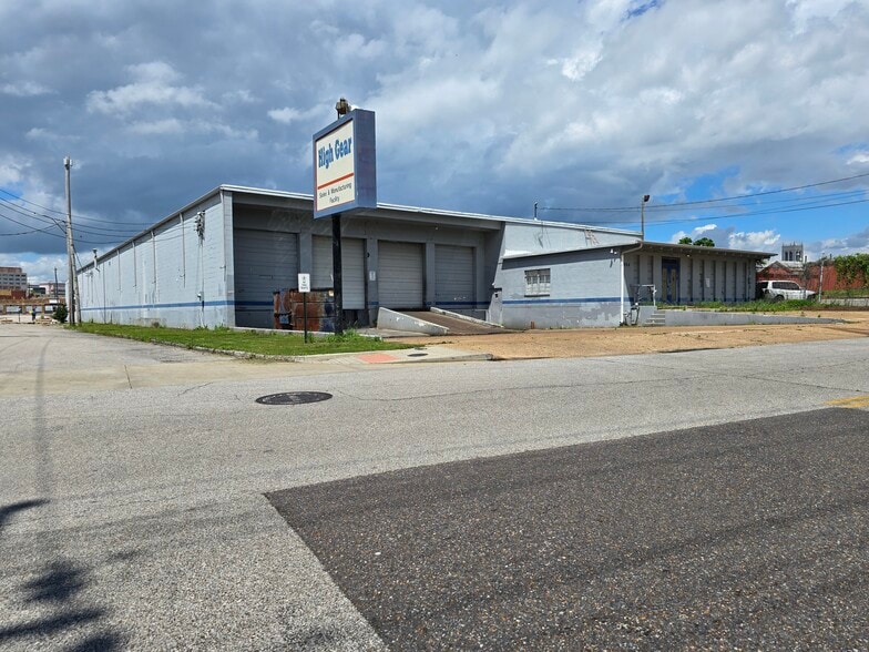 554 Adams Ave, Memphis, TN à vendre - Photo du bâtiment - Image 1 de 11