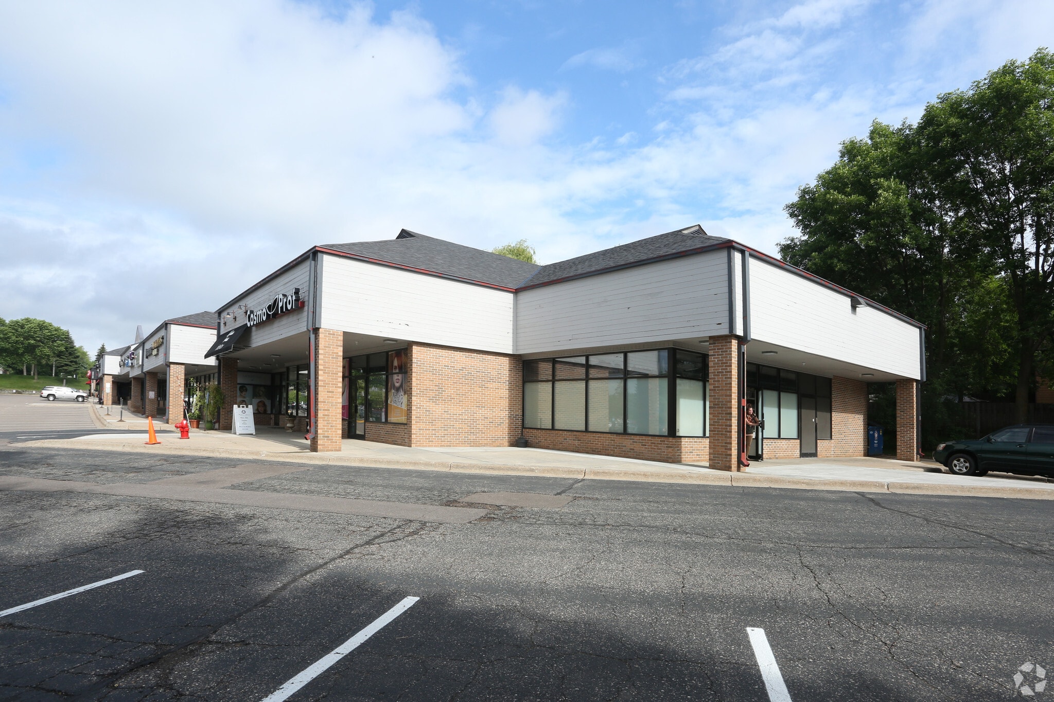 16352-16390 Wagner Way, Eden Prairie, MN for lease Building Photo- Image 1 of 7